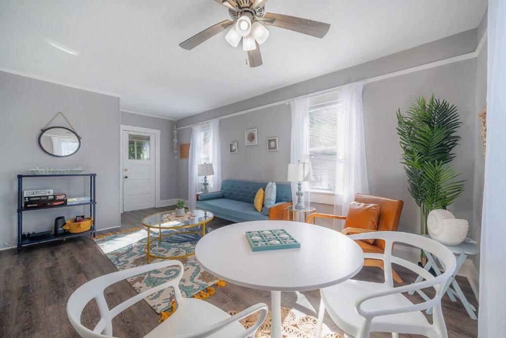 Serene Beachy Bungalow With Large Screened Porch! Tampa Eksteriør billede
