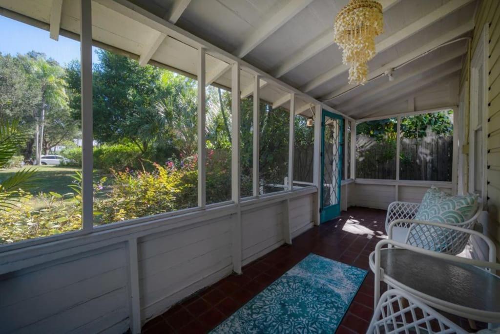 Serene Beachy Bungalow With Large Screened Porch! Tampa Eksteriør billede