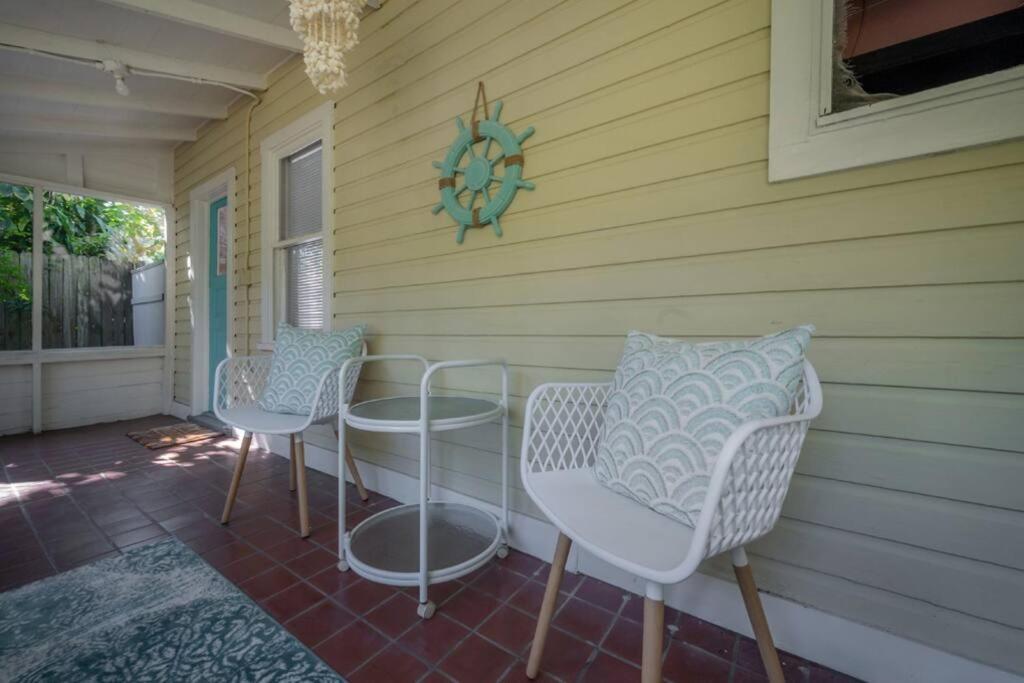 Serene Beachy Bungalow With Large Screened Porch! Tampa Eksteriør billede