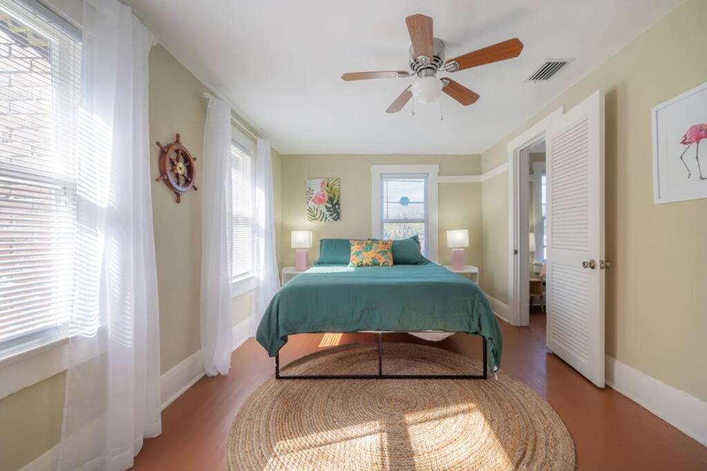 Serene Beachy Bungalow With Large Screened Porch! Tampa Eksteriør billede