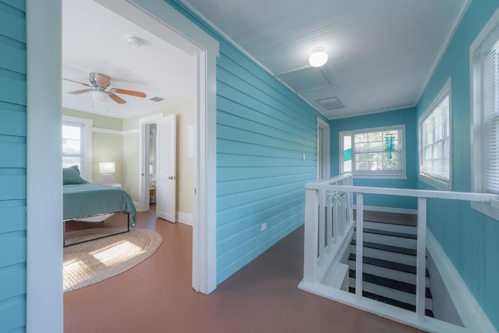 Serene Beachy Bungalow With Large Screened Porch! Tampa Eksteriør billede