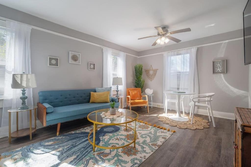 Serene Beachy Bungalow With Large Screened Porch! Tampa Eksteriør billede